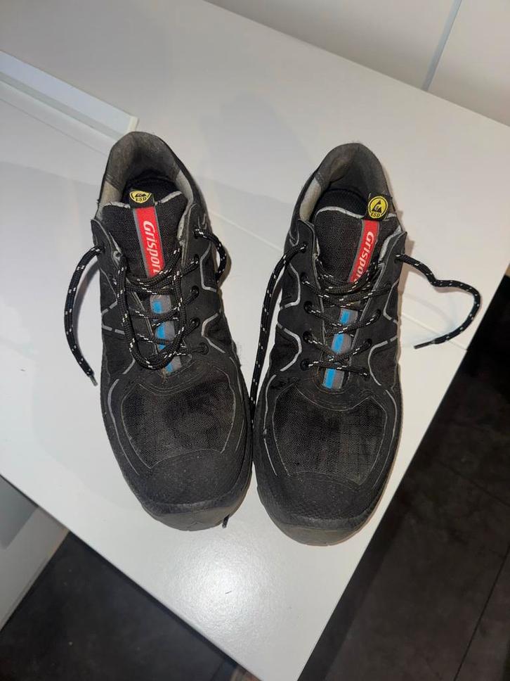 Veiligheidsschoenen met stalen neus maat 42, Doe-het-zelf en Verbouw, Veiligheidskleding, Gebruikt, Ophalen