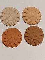 terra cotta rond zon ornament , doorsnee 3 cm - Fennicole, Ophalen, Nieuw, Decoratie