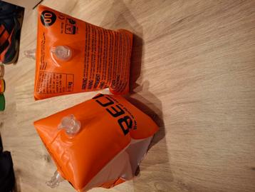 Zwembandjes 0 tot 15 kg beschikbaar voor biedingen