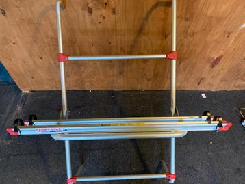 Fietsendrager voor achterop de caravan  beschikbaar voor biedingen