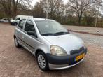 Toyota Yaris 1.3 16V 5DR Linea Luna 2002 Grijs, Auto's, Voorwielaandrijving, 1299 cc, 4 cilinders, 400 kg