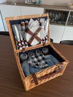 Nieuwe picknickmand rotan/leer 4-persoons, Ophalen of Verzenden, Zo goed als nieuw