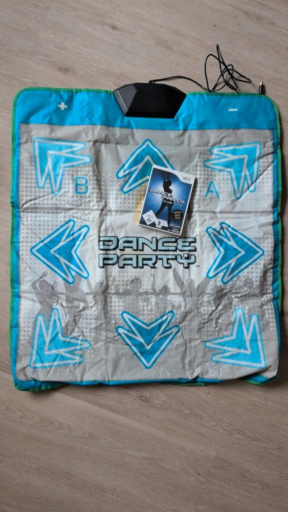 Dance Party Club Hits Wii met Dansmat, Spelcomputers en Games, Games | Nintendo Wii, Gebruikt, Muziek, 2 spelers, Vanaf 3 jaar