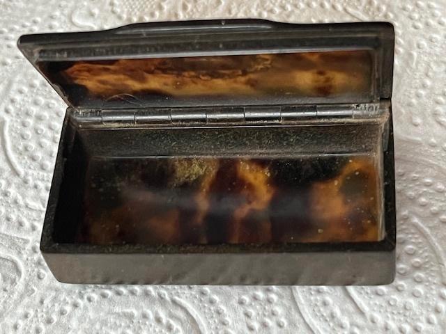 SCHILDPAD DOOSJE (MET GOUDEN? INLEG), Antiek en Kunst, Antiek | Goud en Zilver, Goud, Verzenden