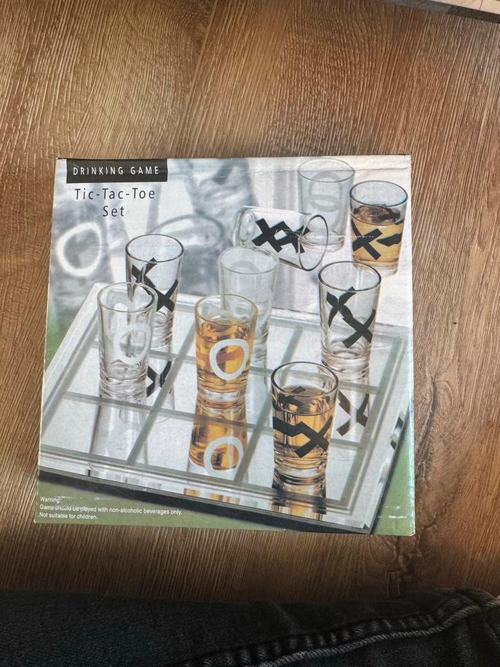 Tic-Tac-Toe Drinking Game Set - Nieuw!, Hobby en Vrije tijd, Gezelschapsspellen | Bordspellen, Nieuw, Een of twee spelers, Ophalen of Verzenden