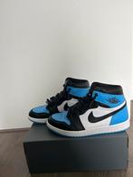 Jordan 1 mid baby blue, Ophalen of Verzenden, Zo goed als nieuw, Blauw