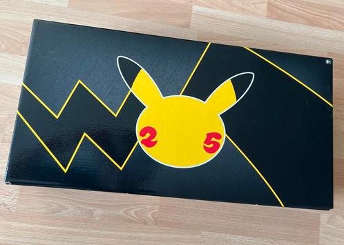 (Rare) Celebrations Prime Collection Special Box NIEUW, Hobby en Vrije tijd, Verzamelkaartspellen | Pokémon, Nieuw, Boosterbox