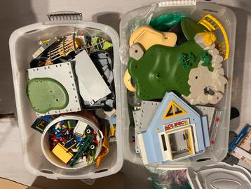 2 grote bakken playmobil beschikbaar voor biedingen