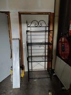 Metalen tuin etagère met 4 plateaus (brocante), Ophalen, Zo goed als nieuw