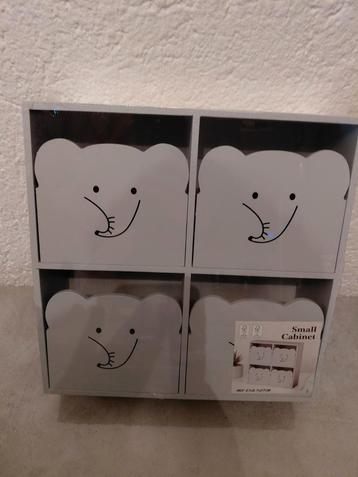 Leuke kinderkast met olifantjes beschikbaar voor biedingen