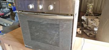 Ariston oven inbouw beschikbaar voor biedingen