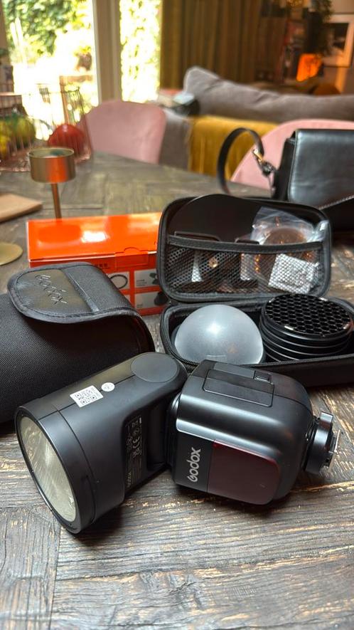 Godox Speedlite V1 Fujifilm + Accessories Kit, Audio, Tv en Foto, Fotografie | Flitsers, Zo goed als nieuw, Overige merken, Ophalen of Verzenden