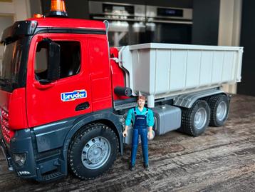 Bruder Vrachtwagen met Afzetbak beschikbaar voor biedingen