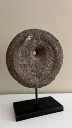 Gratis af te halen: decoratief stenen object op standaard, Ophalen