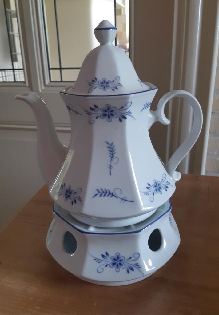 Theepot Met Warmhouder  Winterling, Huis en Inrichting, Keuken | Servies, Zo goed als nieuw, Overige typen, Overige stijlen, Porselein