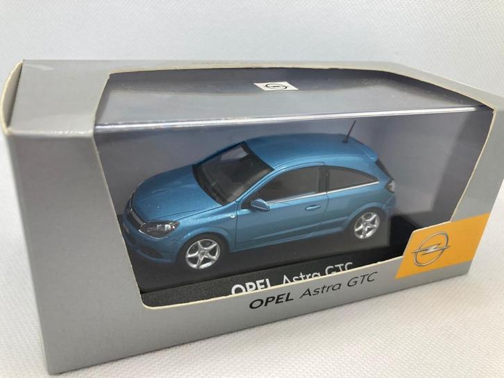 29350: Opel Astra GTC - Minichamps 1:43, Hobby en Vrije tijd, Modelauto's | 1:43, Zo goed als nieuw, Auto, MiniChamps, Ophalen of Verzenden