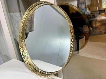 Mooie Spiegel - Goud beschikbaar voor biedingen