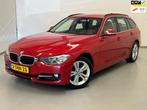 BMW 3-serie Touring 320i Sport / NL-auto / Xenon / Navi / Tr, Gebruikt, 4 cilinders, 1445 kg, Origineel Nederlands