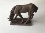 Sculptuur grazend paard,Else Bach voor Majolika Karlsruhe, Antiek en Kunst, Ophalen of Verzenden