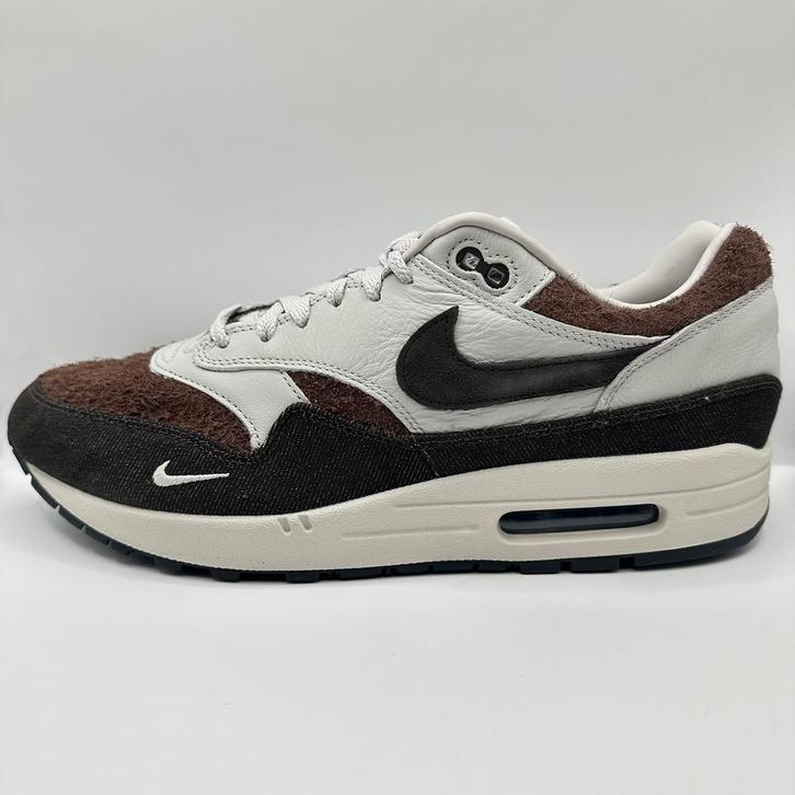 Nike Air Max 1 Size? Exclusive Considered (maat 44,5), Kleding | Heren, Schoenen, Nieuw, Sneakers of Gympen, Bruin, Ophalen of Verzenden
