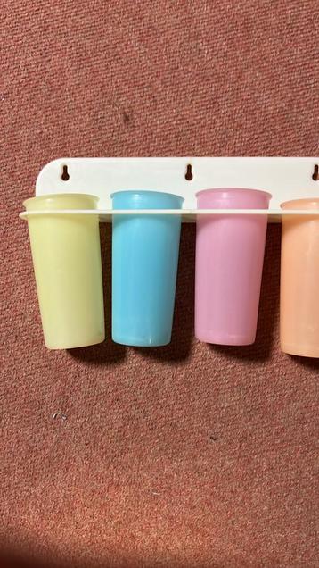 Tupperware tandenpoets rekje. Vintage beschikbaar voor biedingen