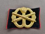 Baretembleem korps Veldartillerie (oogjes direct), Ophalen of Verzenden, Landmacht, Nederland, Embleem of Badge