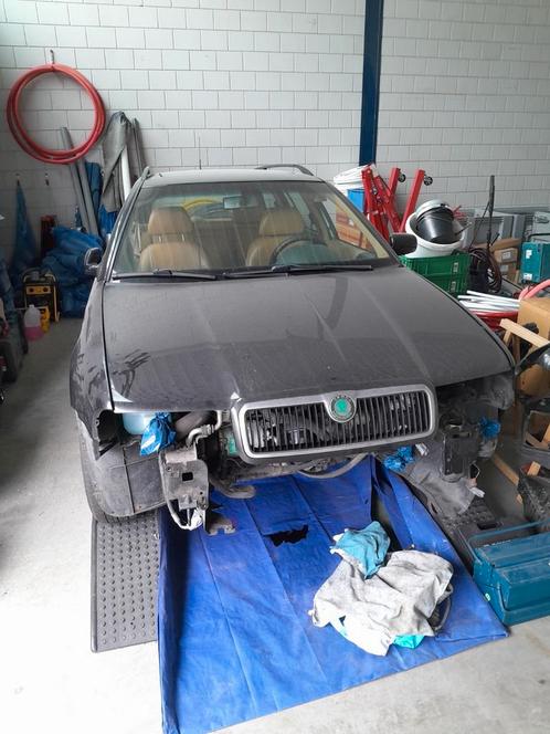Skoda Octavia 1.8 Combi 20V 110KW 1999 Zwart, Auto's, Skoda, Particulier, Octavia, Benzine, Hatchback, Handgeschakeld, Origineel Nederlands