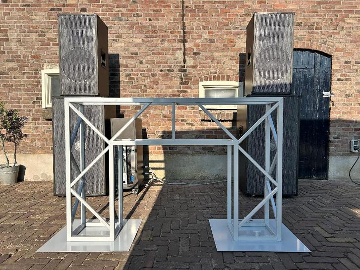 Op maat gemaakte DJ booth, Muziek en Instrumenten, Dj-sets en Draaitafels, Zo goed als nieuw, Dj-set, Overige merken, Ophalen