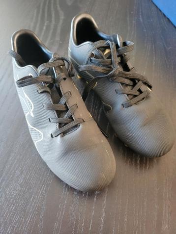 Dutchy Voetbalschoenen Maat 32 - Zo goed als nieuw beschikbaar voor biedingen
