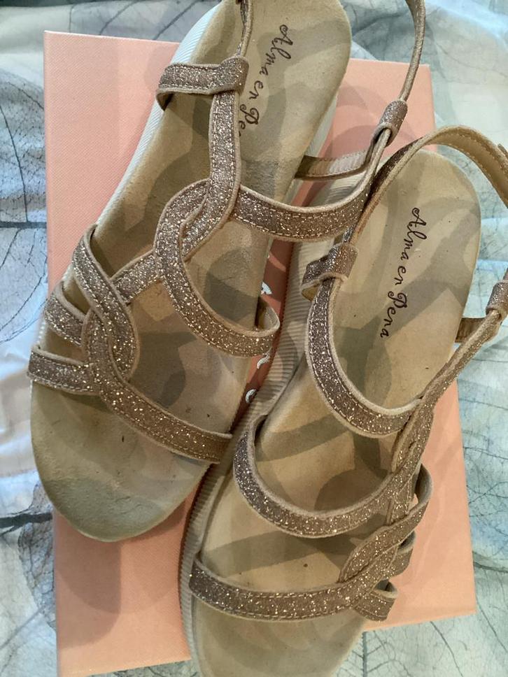 Alma en Pena  open schoen Maat 39, Kleding | Dames, Schoenen, Zo goed als nieuw, Sandalen of Muiltjes, Beige, Ophalen of Verzenden