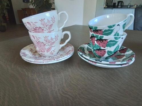 VIER KOP EN SCHOTELS -- ENGELS  -- NIEUW -- SAMEN € 6,00, Huis en Inrichting, Keuken | Servies, Nieuw, Kop(pen) en/of Schotel(s)