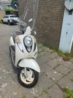 Sym Mio scooter met blauwe kenteken, Fietsen en Brommers, Snorfietsen en Snorscooters, Ophalen, SYM, Zo goed als nieuw, Benzine