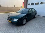 Volkswagen BORA 2.0 automaat cruise clima PDC APK 6-26 NAP, Gebruikt, Bora, 4 cilinders, 1984 cc
