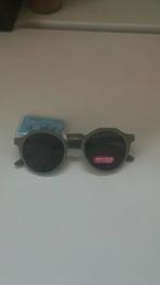 Zonnebril gloednieuw voor kinderen, Kinderen en Baby's, Kindermode-accessoires, Ophalen of Verzenden, Nieuw