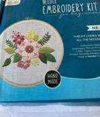 BORDUURKIT NEEDLE EMBROIDERY KIT 12 STUKS SINT/KERST/ZOMAAR?, Hobby en Vrije tijd, Borduren en Borduurmachines, Verzenden, Nieuw