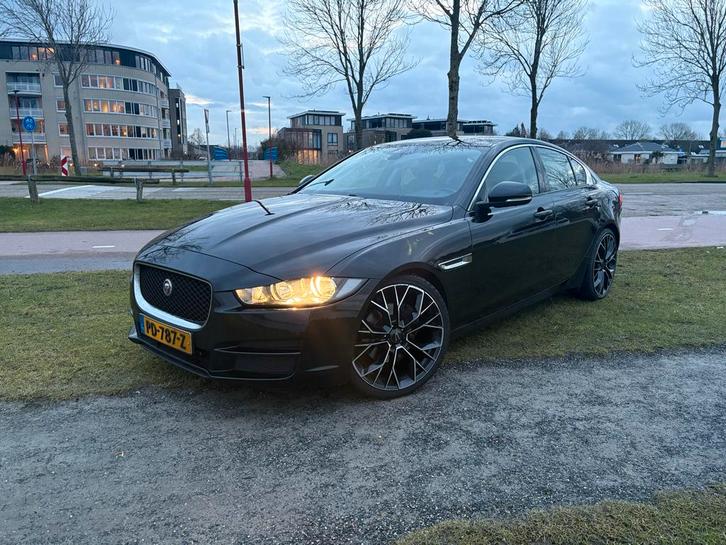 Jaguar XE, AUT, 2 sets velgen, leer, 2017 Zwart, incl BTW, Auto's, Jaguar, Particulier, XE, ABS, Achteruitrijcamera, Airbags, Airconditioning