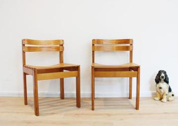 Set van 2 houten vintage stoelen. Retro stoel, Brutalist beschikbaar voor biedingen