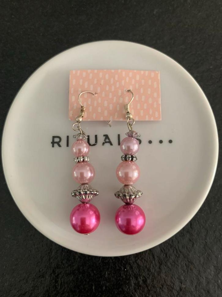 Roze Oorbellen met Kralen, Sieraden, Tassen en Uiterlijk, Oorbellen, Nieuw, Hangers, Overige materialen, Roze, Ophalen of Verzenden