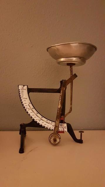 Convac vintage brieven-of keukenweegschaaltje beschikbaar voor biedingen