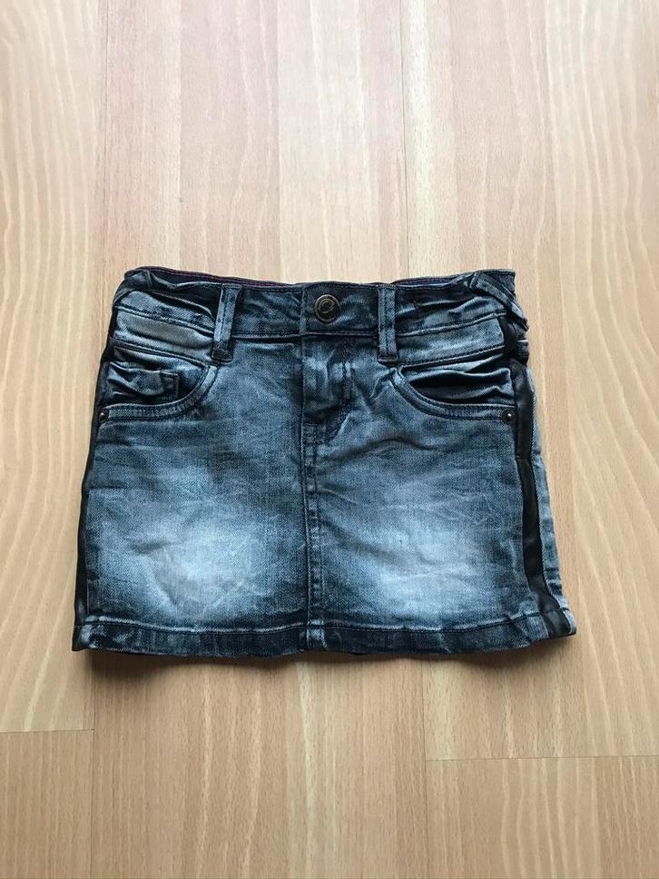 Vingino meisje zwart rokje maat 110, Kinderen en Baby's, Kinderkleding | Maat 110, Zo goed als nieuw, Meisje, Jurk of Rok, Ophalen of Verzenden