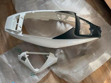 Malaguti phantom f12 framecover + stuurkap nieuw pearl white beschikbaar voor biedingen