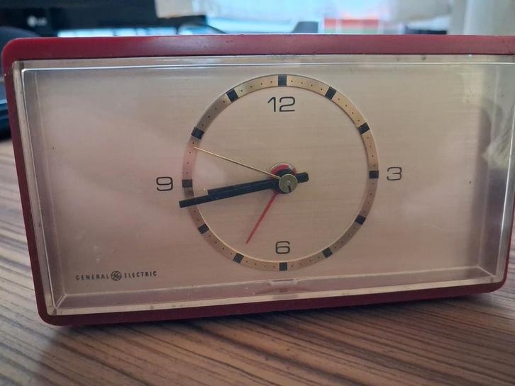 Vintage General Electric Wekker Radio, Antiek en Kunst, Antiek | Klokken, Ophalen of Verzenden