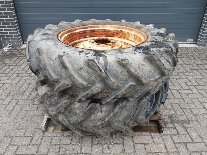 Renault Wielen 16.9 R38, Zakelijke goederen, Agrarisch | Onderdelen | Banden, Velgen en Assen