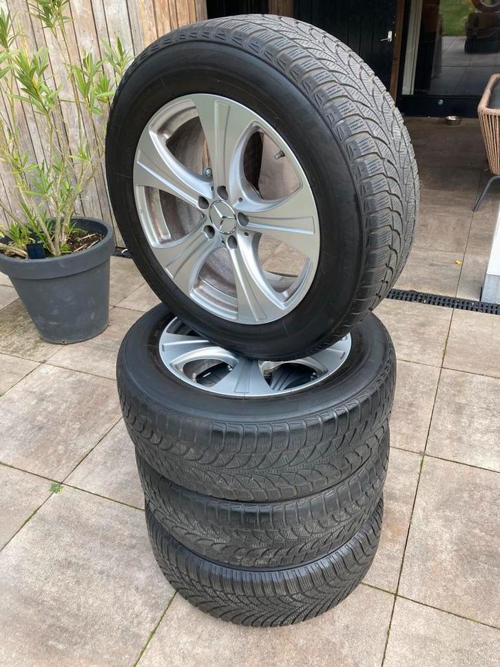 Originele Mercedes GLC Winterset banden Bridgestone, Auto-onderdelen, Banden en Velgen, Banden en Velgen, Winterbanden, 18 inch