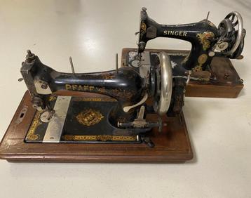 twee handnaaimachines (12,50/machine) beschikbaar voor biedingen