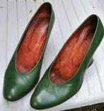 Lage pumps groen outfit leer vintage made in Spain, Pumps, Ophalen of Verzenden, Made in Spain, Gedragen