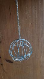 metalen voederbal/hooibal, Ophalen, Zo goed als nieuw, Voerbakje