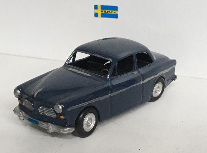 Volvo Amazon blauw, slecht gebouwde kit v. Job. Models 1:43., Hobby en Vrije tijd, Modelauto's | 1:43, Zo goed als nieuw, Auto