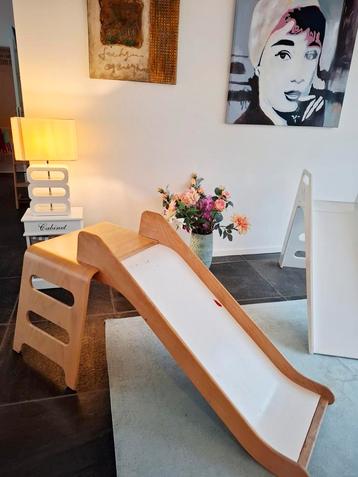 Houten glijbaan voor kinderen beschikbaar voor biedingen