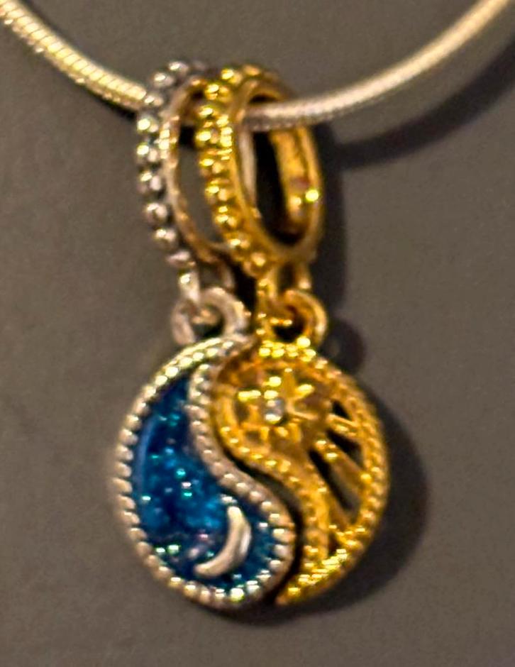 Yin Yang Ketting hanger zon, maan. Goud & Zilver kleurig, Sieraden, Tassen en Uiterlijk, Kettingen, Nieuw, Overige materialen